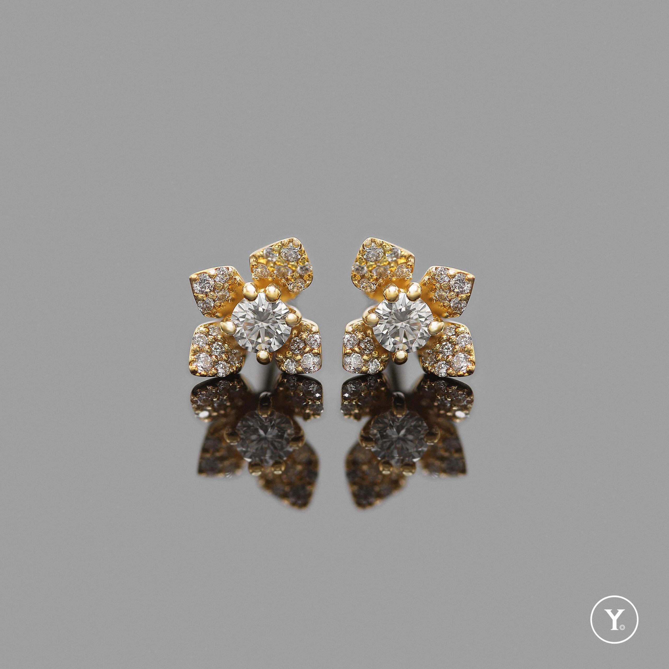 Belle Lux :: 14K Yellow Gold Small Stud Earrings with 10pts H&amp;amp;amp;A DEF Diamond