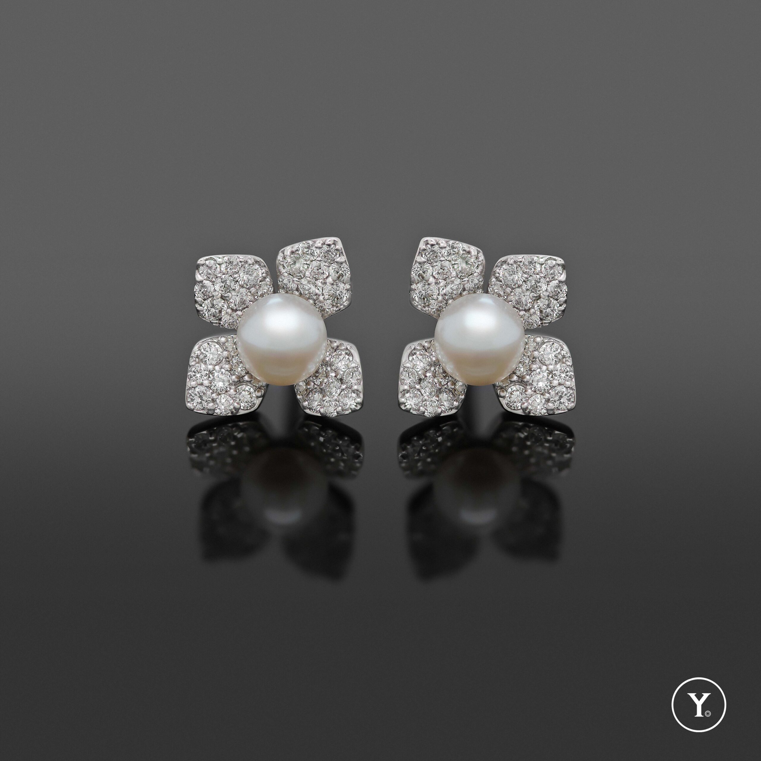 Belle Lux Pearl Earrings :: 18K White Gold Small Stud Earrings with Fresh Water Pearls