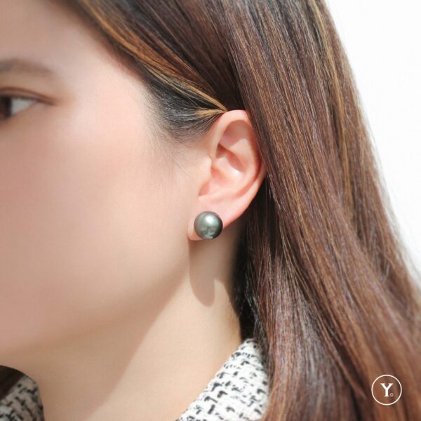 Peacock || 13.5mm South Sea Pearl Stud Earrings in 14K Solid Gold - Image 2