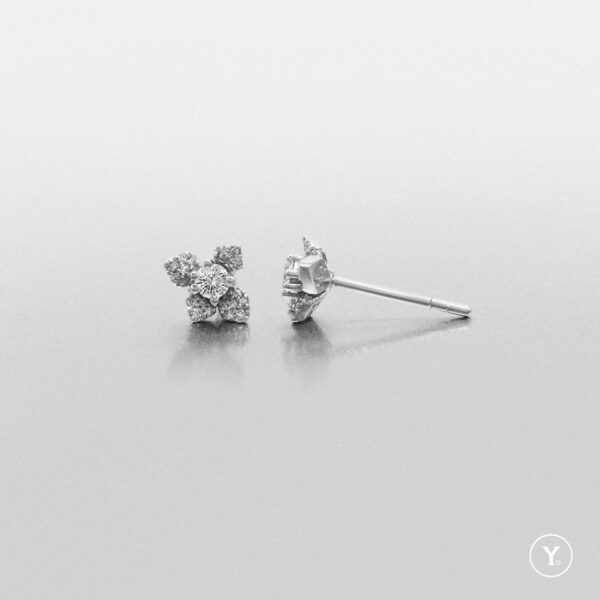 Belle Lux :: 18K White Gold Small Stud Earrings with 10pts H&A DEF Diamond - Image 2