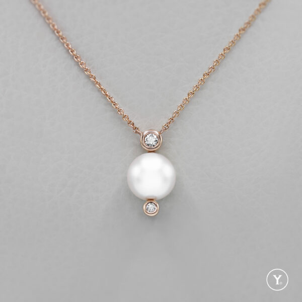 Metro Pearl :: Akoya Collection :: Akoya Pearl Pendant with Chain in Solid Gold
