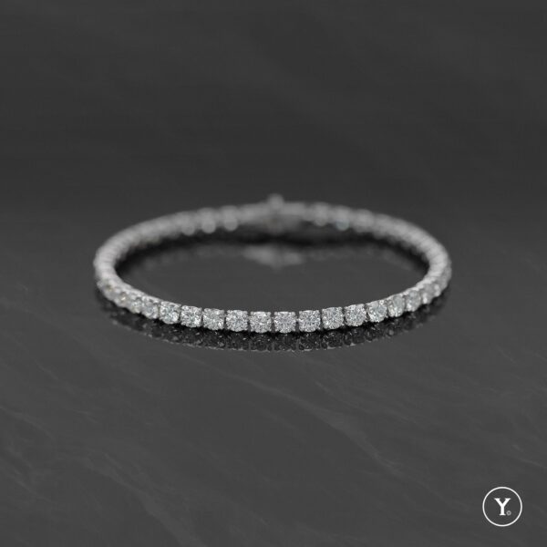 Flawless :: Round Diamond Tennis Bracelet Design for Custom Order