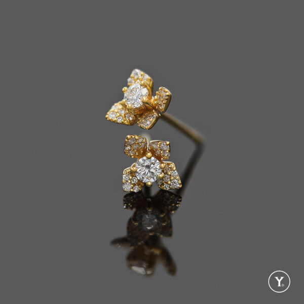 Belle Lux :: 14K Yellow Gold Small Stud Earrings with 10pts H&A DEF Diamond - Image 5