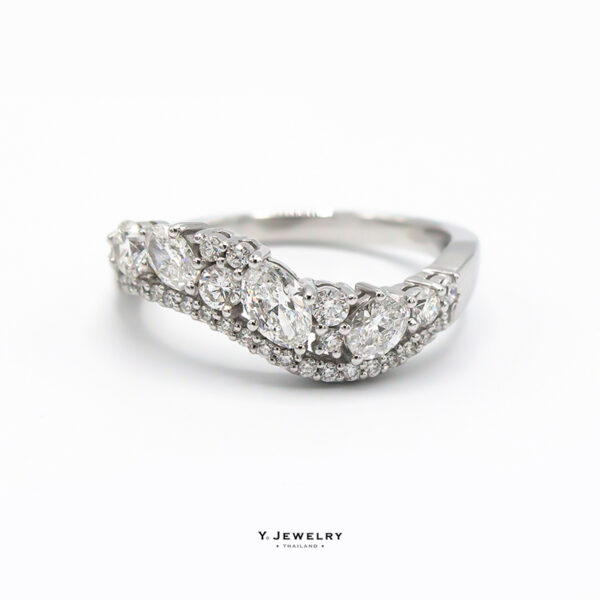Nadia - Oval Diamond Ring in Solid Gold