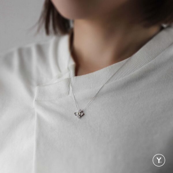 Belle Lux Chain Pendant :: 18K Rose Gold Dainty Chain Pendant with 10pts H&A Diamond - Image 2