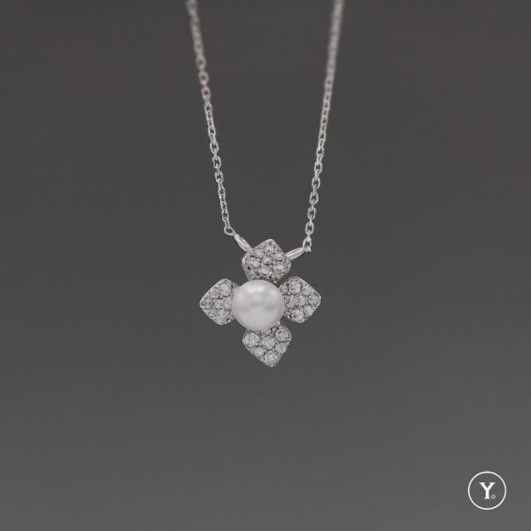 Belle Lux Pearl :: 18K White Gold Dainty Chain Pendant with Fresh Water Pearl