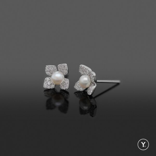 Belle Lux Pearl Earrings :: 18K White Gold Small Stud Earrings with Fresh Water Pearls - Image 2