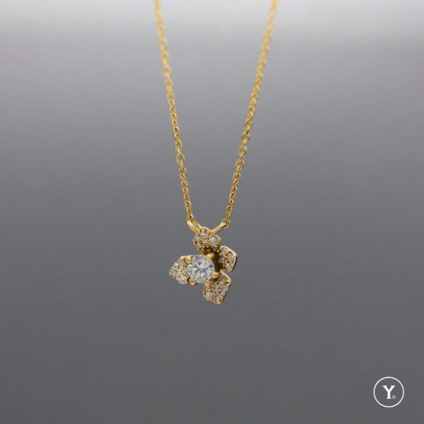 Belle Lux Chain Pendant :: 18K Yellow Gold Dainty Chain Pendant with 10pts H&A Diamond - Image 2