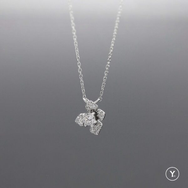 Belle Lux Chain Pendant :: 18K White Gold Dainty Chain Pendant with 10pts H&A Diamond - Image 2